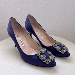 ❌SOLD❌ Manolo Blahnik hangisi satin 70